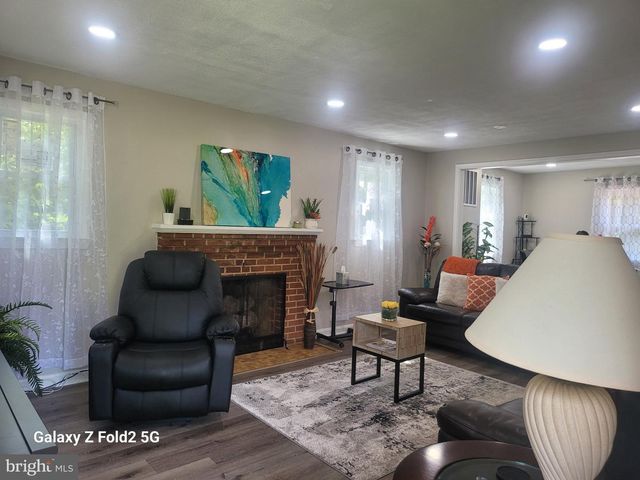 16309 HOLLY HILL DR, Waldorf, MD 20601