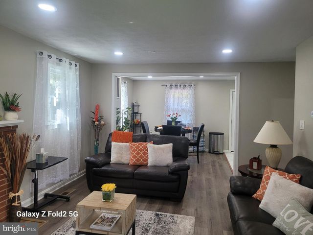 16309 HOLLY HILL DR, Waldorf, MD 20601