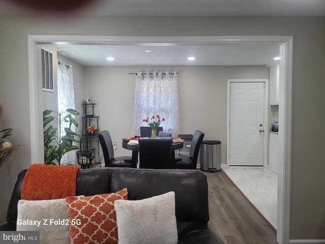16309 HOLLY HILL DR, Waldorf, MD 20601