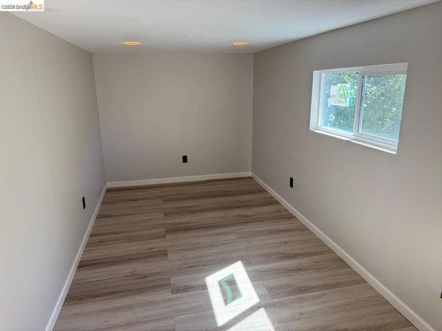 6773 Wilton Dr, Oakland, CA 94611