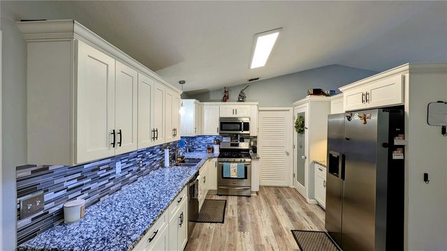 624 N LANIER AVENUE, Fort Meade, FL 33841