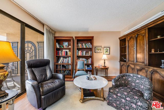 10409 Riverside Drive 203, Toluca Lake, CA 91602