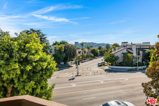 10409 Riverside Drive 203, Toluca Lake, CA 91602