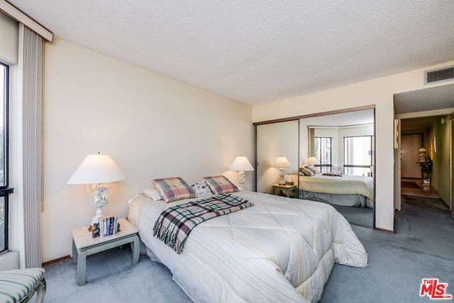 10409 Riverside Drive 203, Toluca Lake, CA 91602