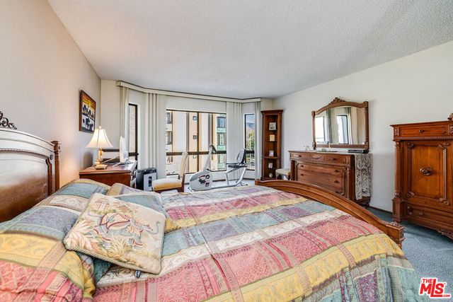 10409 Riverside Drive 203, Toluca Lake, CA 91602