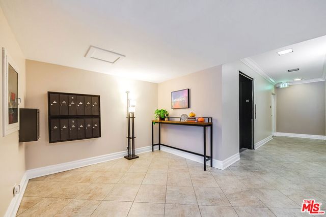 10409 Riverside Drive 203, Toluca Lake, CA 91602