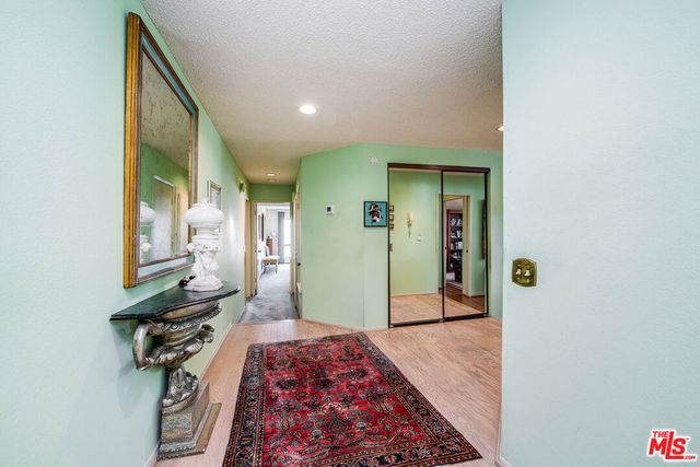 10409 Riverside Drive 203, Toluca Lake, CA 91602