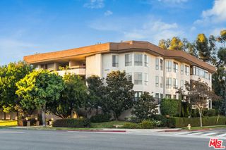 10409 Riverside Drive 203, Toluca Lake, CA 91602