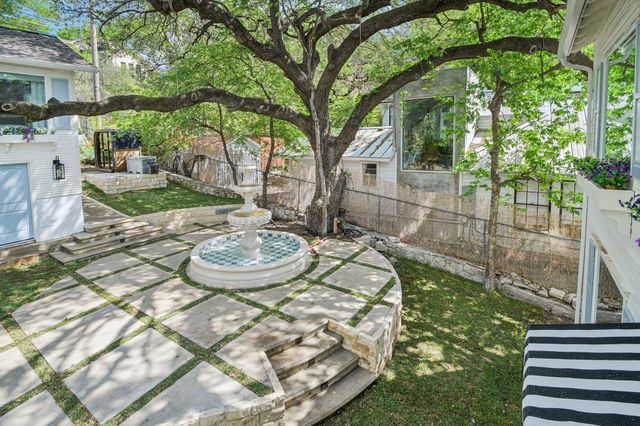 1205 Alta Vista Ave B, Austin, TX 78704