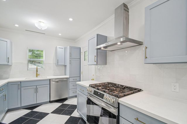 1205 Alta Vista Ave B, Austin, TX 78704