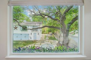 1205 Alta Vista Ave B, Austin, TX 78704