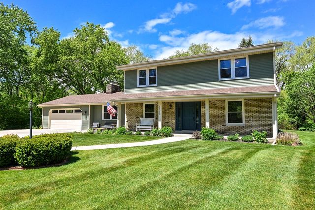 10333 N Versailles COURT, Mequon, WI 53092