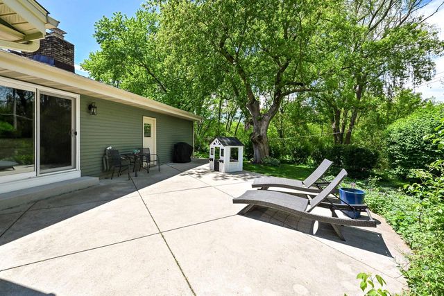 10333 N Versailles COURT, Mequon, WI 53092