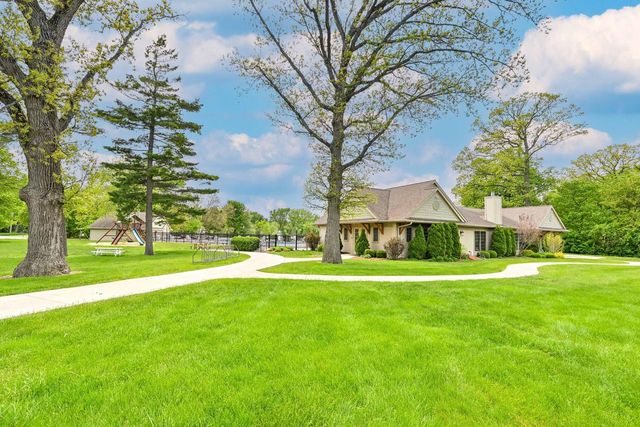 10333 N Versailles COURT, Mequon, WI 53092