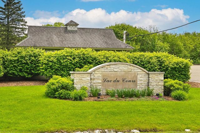 10333 N Versailles COURT, Mequon, WI 53092