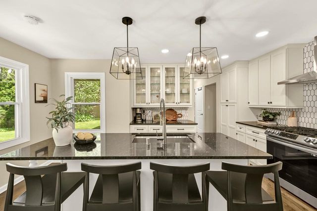 10333 N Versailles COURT, Mequon, WI 53092