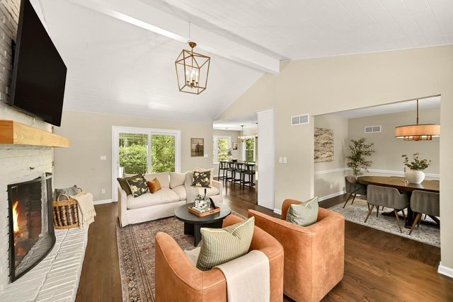 10333 N Versailles COURT, Mequon, WI 53092