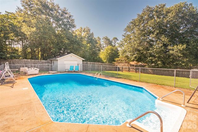 135 Diamond Drive, Ellenboro, NC 28040