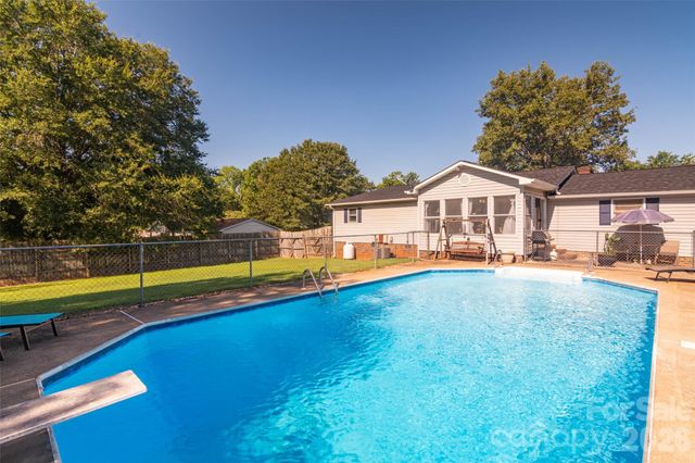 135 Diamond Drive, Ellenboro, NC 28040