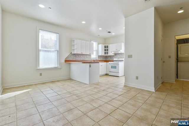 55 S Fullerton Avenue A, Montclair, NJ 07042