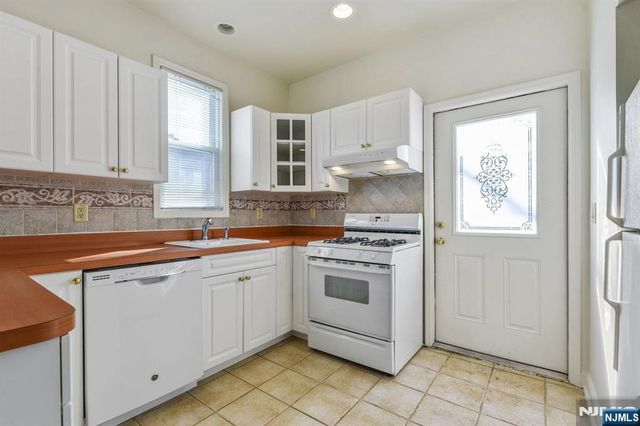 55 S Fullerton Avenue A, Montclair, NJ 07042