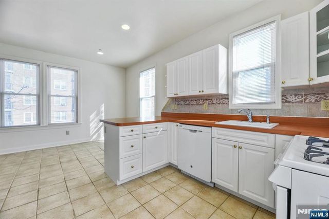 55 S Fullerton Avenue A, Montclair, NJ 07042