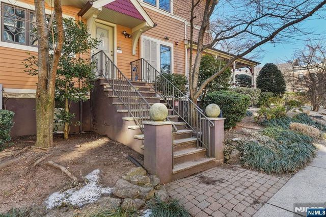 55 S Fullerton Avenue A, Montclair, NJ 07042