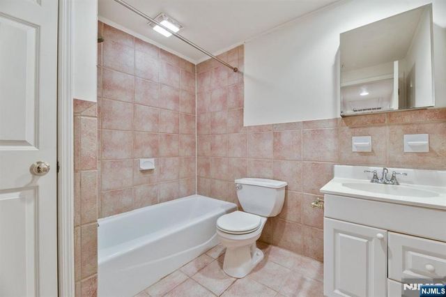 55 S Fullerton Avenue A, Montclair, NJ 07042