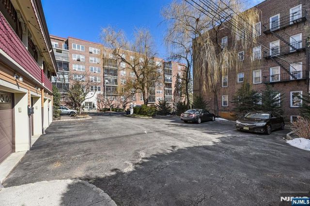 55 S Fullerton Avenue A, Montclair, NJ 07042