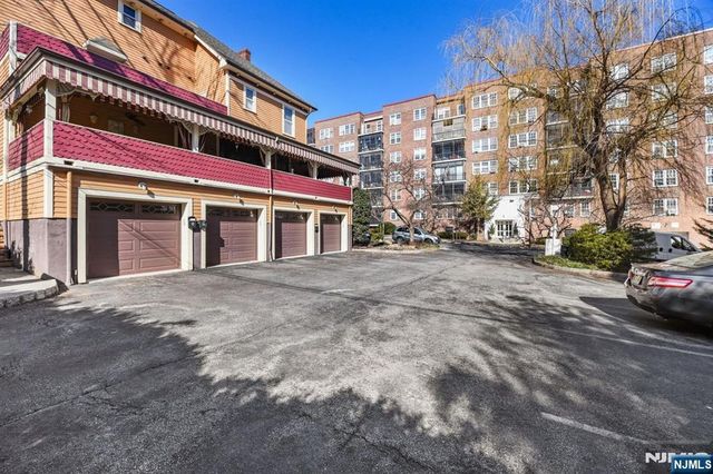 55 S Fullerton Avenue A, Montclair, NJ 07042