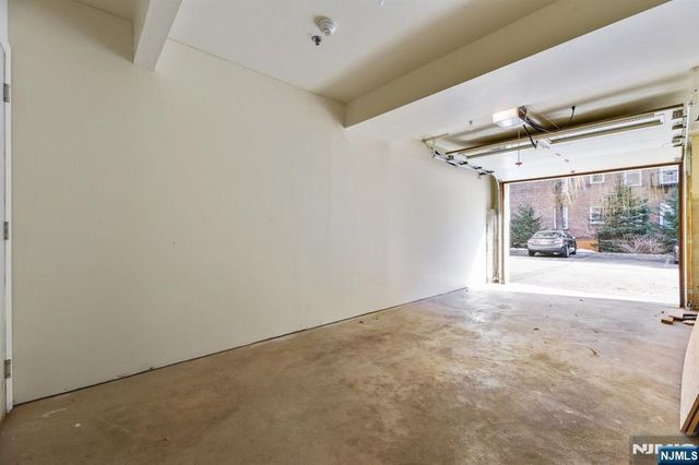 55 S Fullerton Avenue A, Montclair, NJ 07042