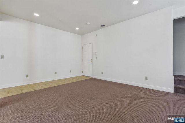 55 S Fullerton Avenue A, Montclair, NJ 07042