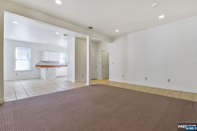 55 S Fullerton Avenue A, Montclair, NJ 07042