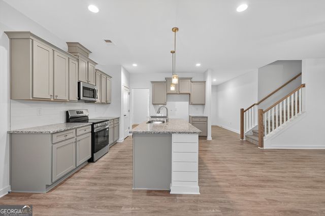 99 Annie Lane, Statham, GA 30666