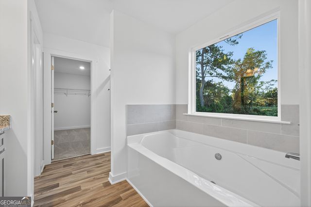 99 Annie Lane, Statham, GA 30666