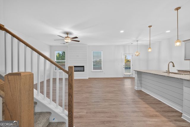 99 Annie Lane, Statham, GA 30666