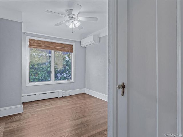 16 Kenilworth Road, Mineola, NY 11501