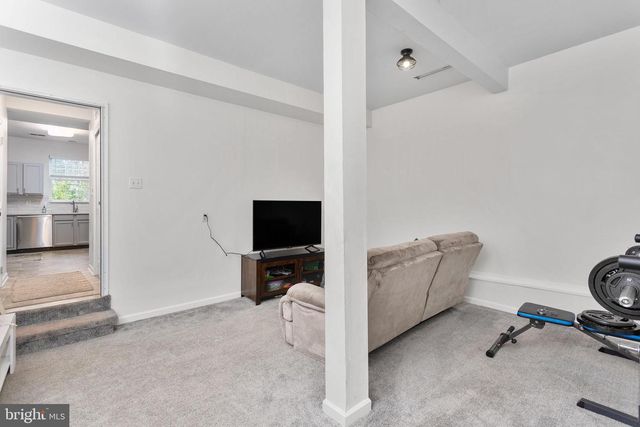 11 LINCOLN DR, Columbus, NJ 08022