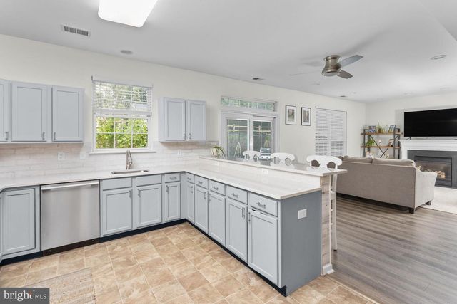 11 LINCOLN DR, Columbus, NJ 08022