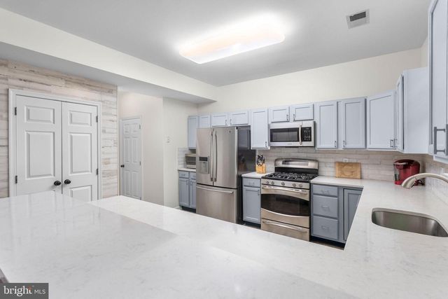 11 LINCOLN DR, Columbus, NJ 08022
