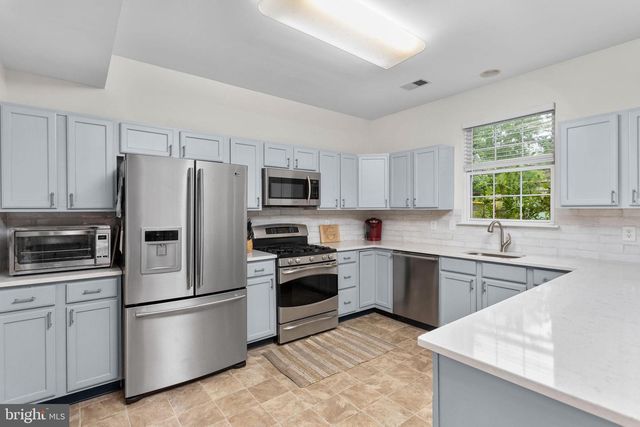11 LINCOLN DR, Columbus, NJ 08022