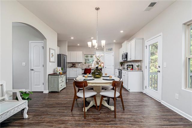 738 Stable View Loop, Dallas, GA 30132