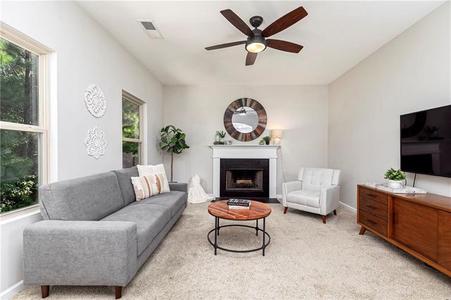 738 Stable View Loop, Dallas, GA 30132