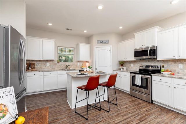 738 Stable View Loop, Dallas, GA 30132