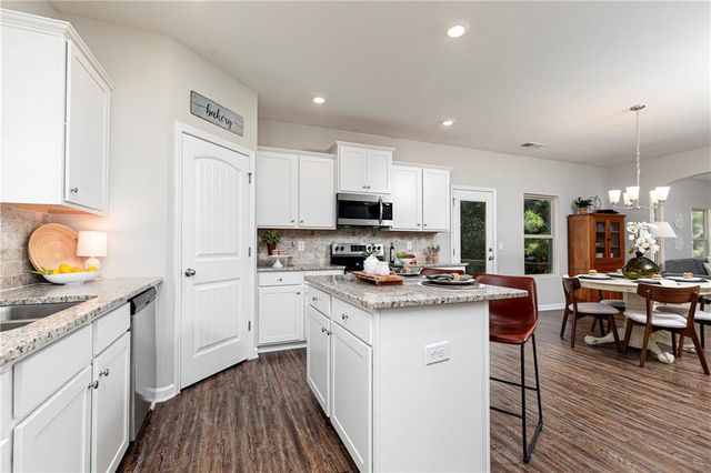 738 Stable View Loop, Dallas, GA 30132