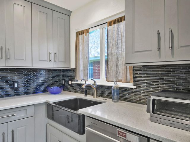 511 Dusty Leather CT, Pflugerville, TX 78660