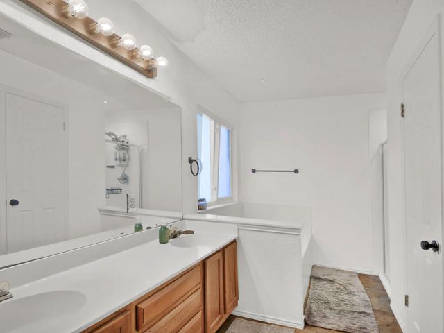 511 Dusty Leather CT, Pflugerville, TX 78660