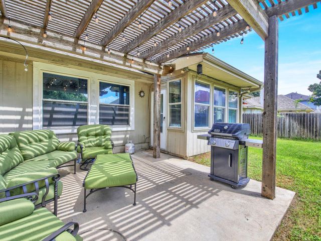 511 Dusty Leather CT, Pflugerville, TX 78660