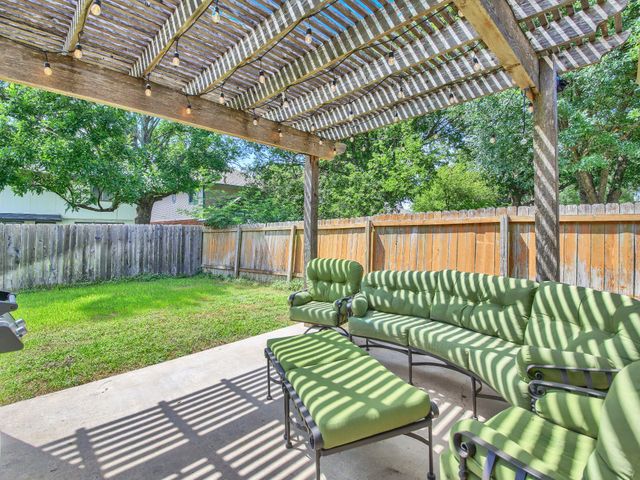 511 Dusty Leather CT, Pflugerville, TX 78660