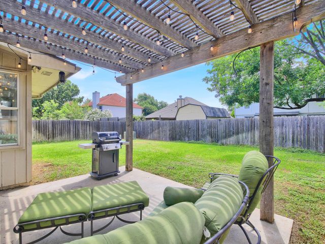 511 Dusty Leather CT, Pflugerville, TX 78660